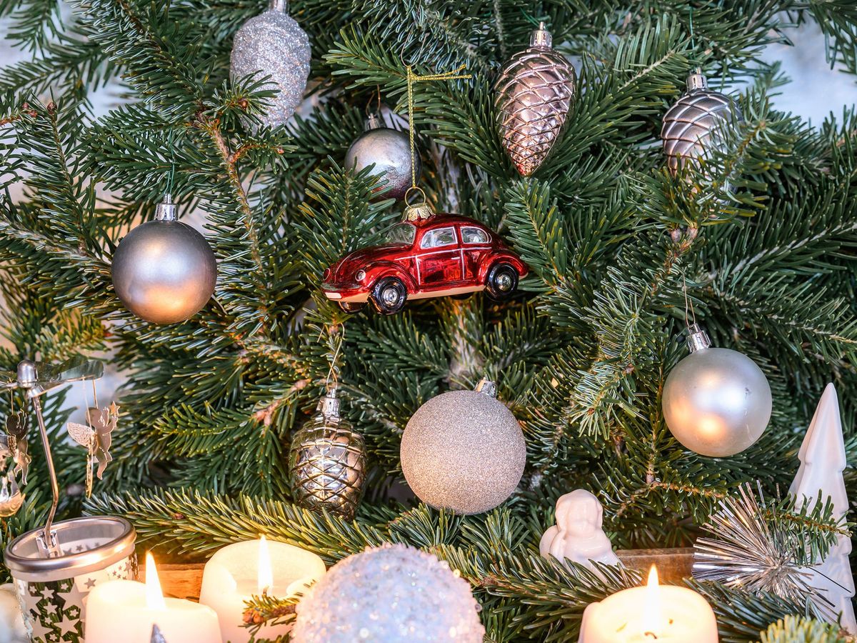 Volkswagen VW Beetle Glass Decoration / Christmas Ornament in Gift Box - Red